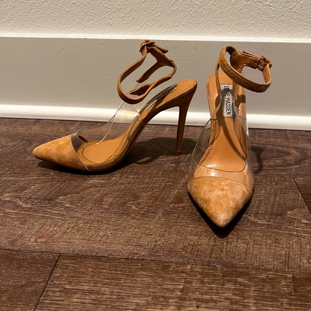 NUDE/CLEAR POINTED TOE HEELS